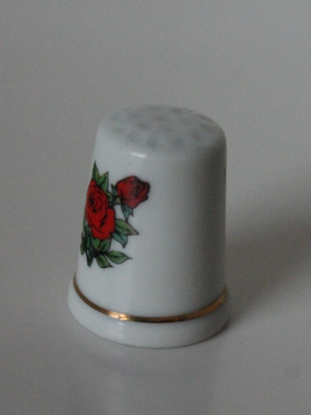 Porcelain Thimble with Roses - Picture 3 of 8